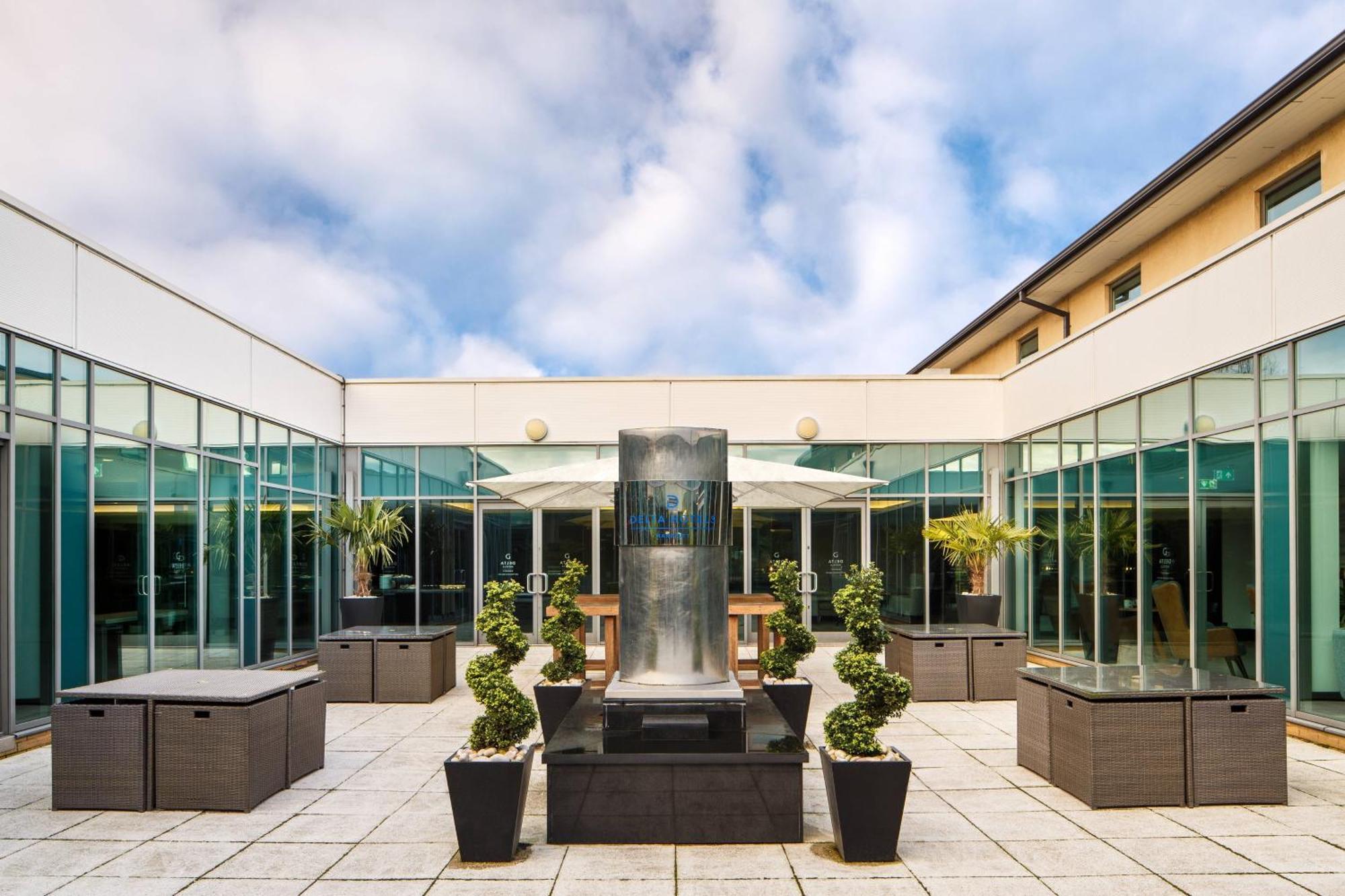 Delta Hotels By Marriott Nottingham Belfry Екстериор снимка